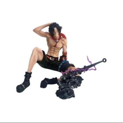Luffy نشسته